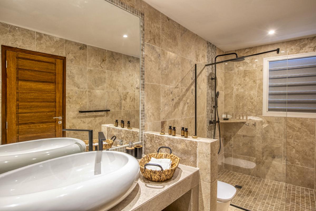 A louer villa 6 chambre Terres Basses Saint Martin_ Salle d'eau - 39